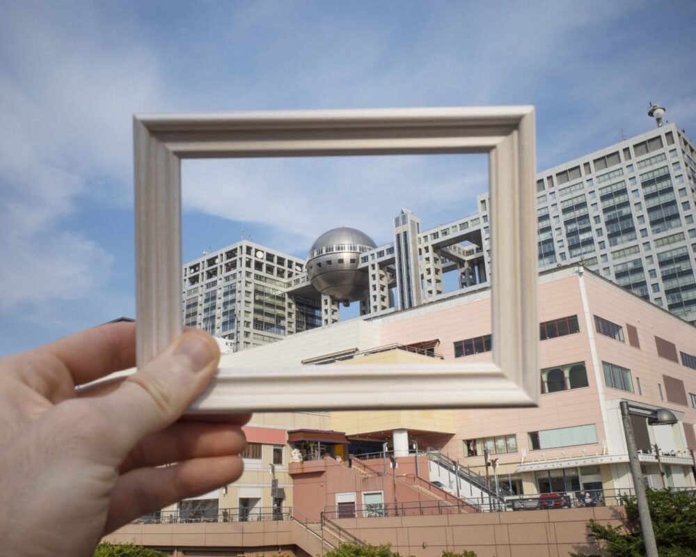 framing-landscape-while-traveling